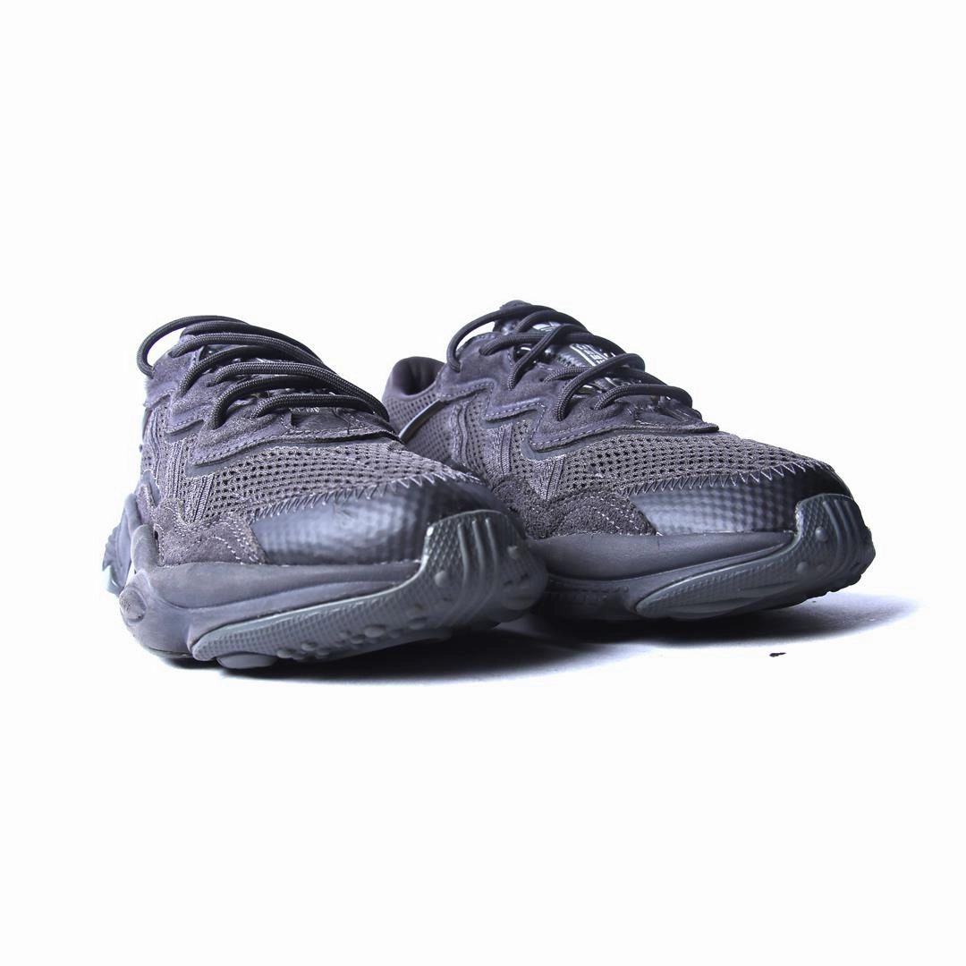 ADIDAS OZWEEGO