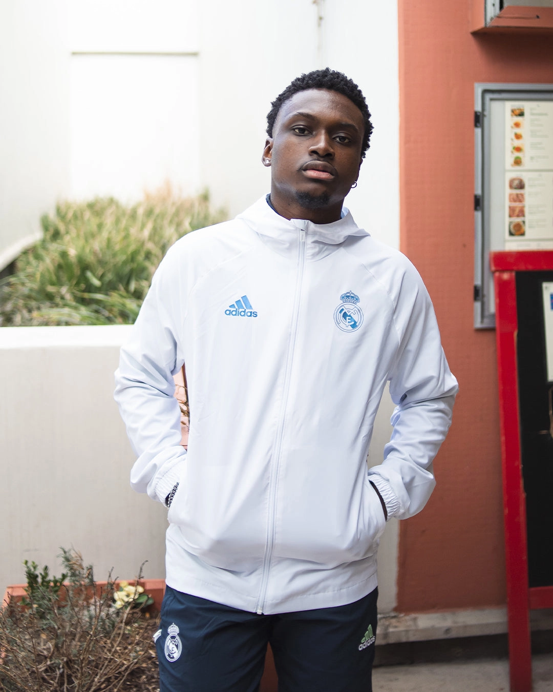 Veste Coupe-Vent Real Madrid 2022/2023 - Blanc/Bleu