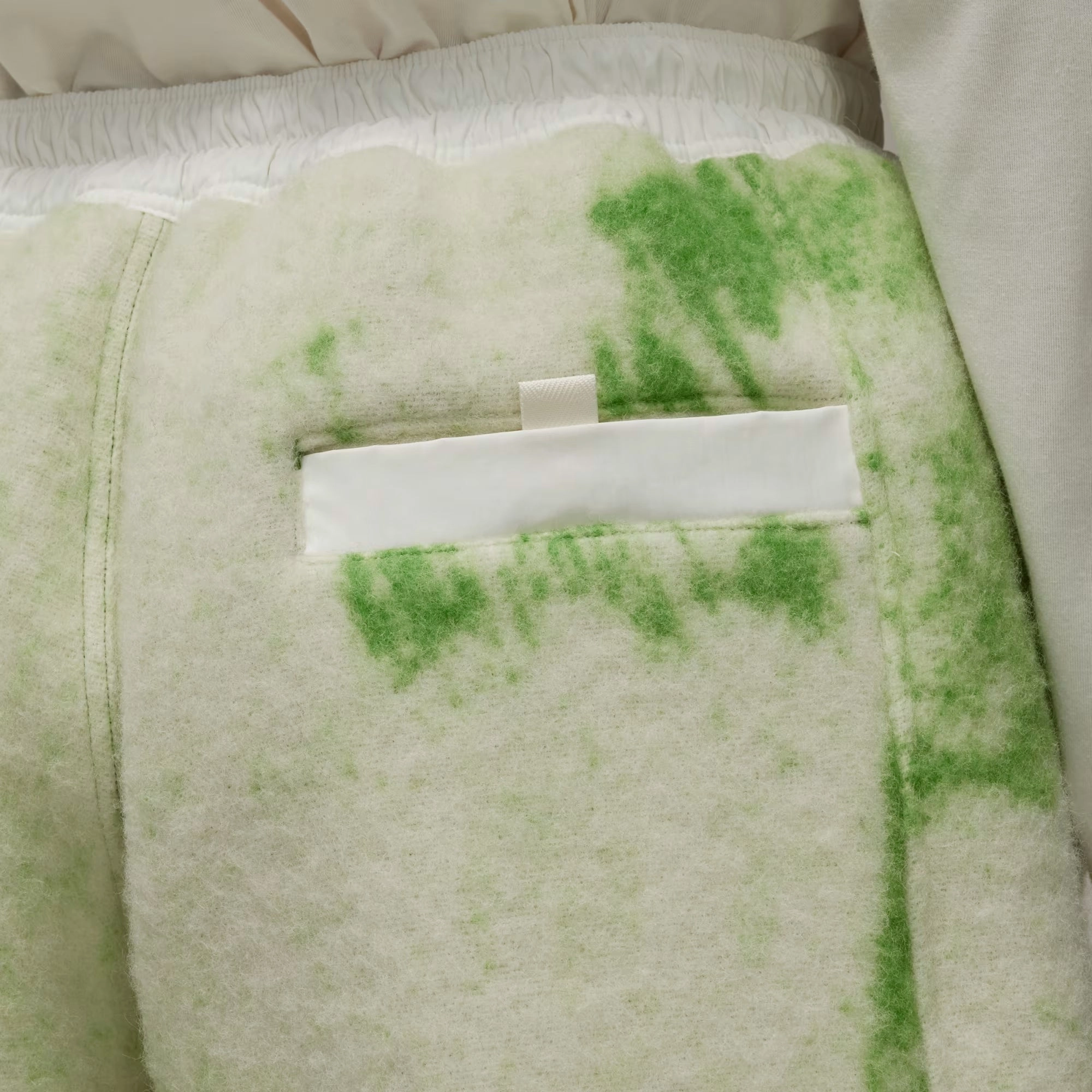 Y-3 | FUZZY FLEECE SHORTS  { OFF WHITE/TEAM RAVE GREEN